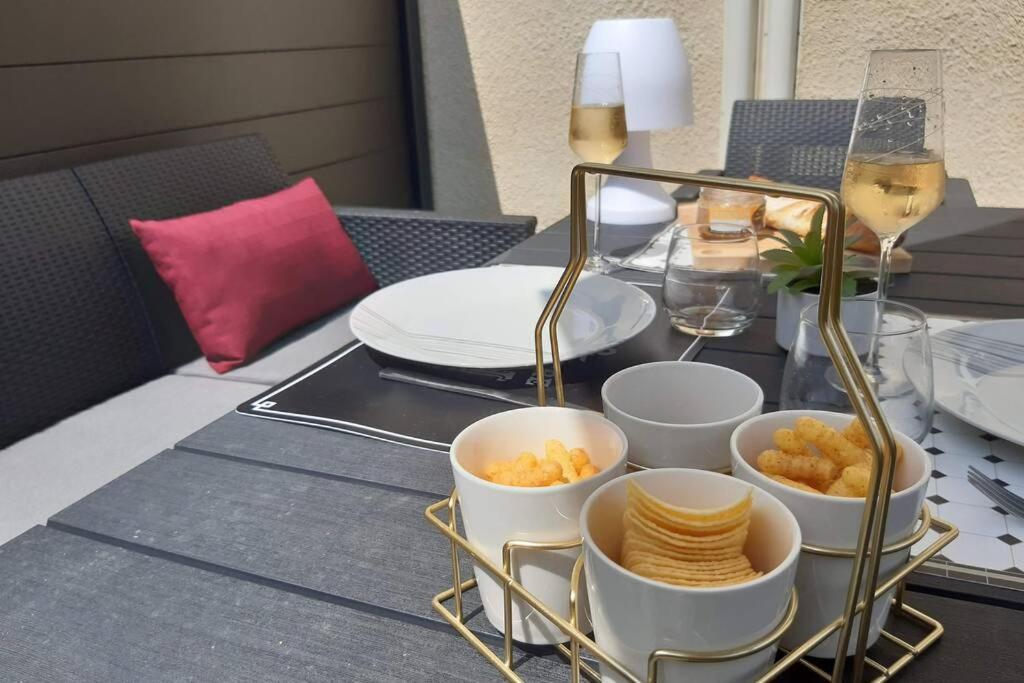 Appartement Renove Le New-York En Centre Ville - Terrasse Et Parking - Non Climatise La Roche-Chalais Eksteriør bilde