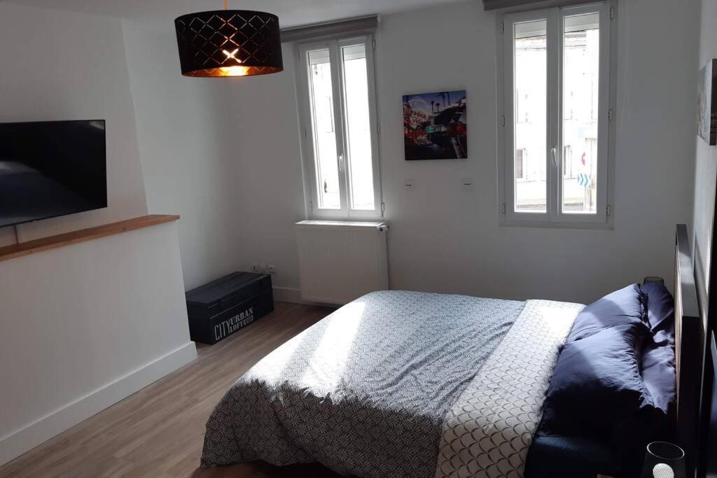 Appartement Renove Le New-York En Centre Ville - Terrasse Et Parking - Non Climatise La Roche-Chalais Eksteriør bilde