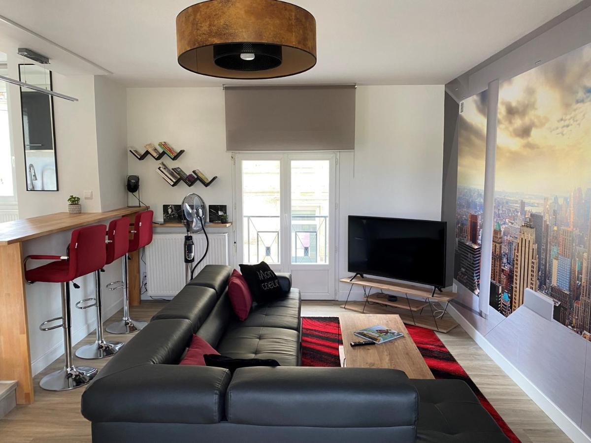 Appartement Renove Le New-York En Centre Ville - Terrasse Et Parking - Non Climatise La Roche-Chalais Eksteriør bilde